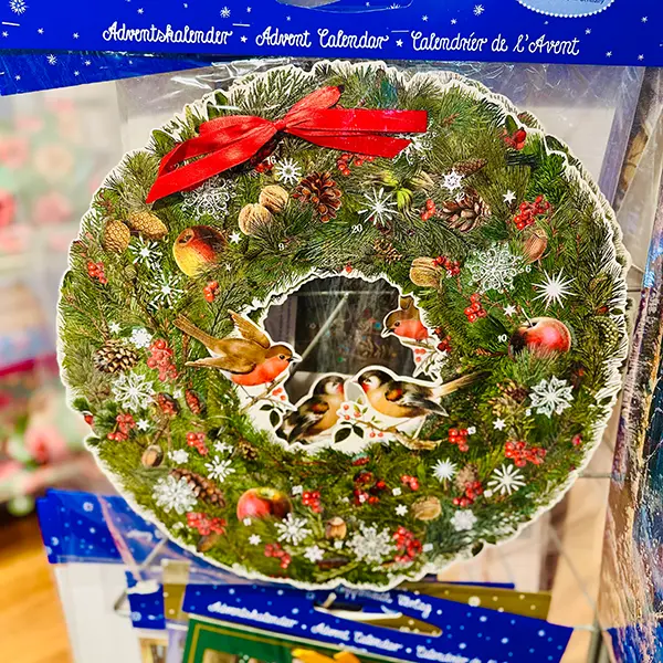 Bild von Papier-Adventskalender in Kranzform