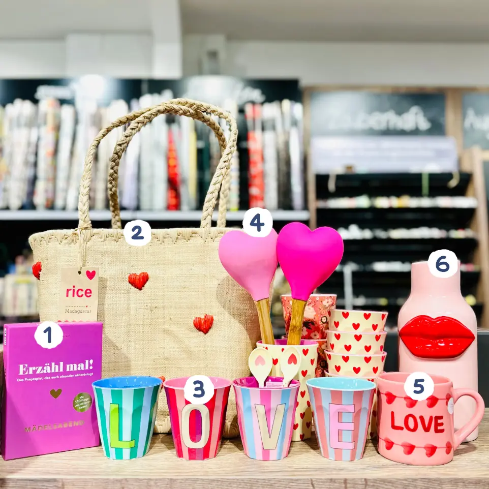 Artikel mit Herzchenmotiven: Fragespiel für den Mädelsabend, Melamin-Becher mit Herzen oder Blumen, Korbtasche, Vase, Tasse, Kochlöffel